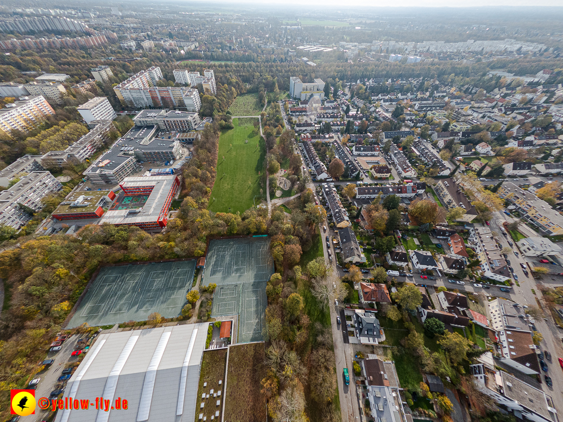 03.11.2022 -  Ostparksee mit Umgebung in Neuperlach